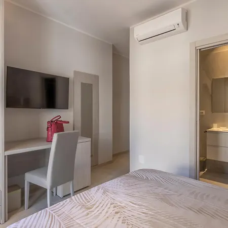 Ilenia's Boutique 3* Follonica