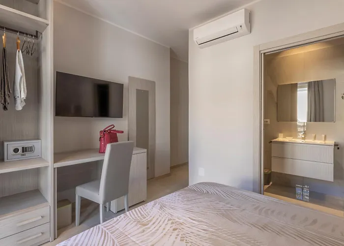 Ilenia's Boutique 3* Follonica